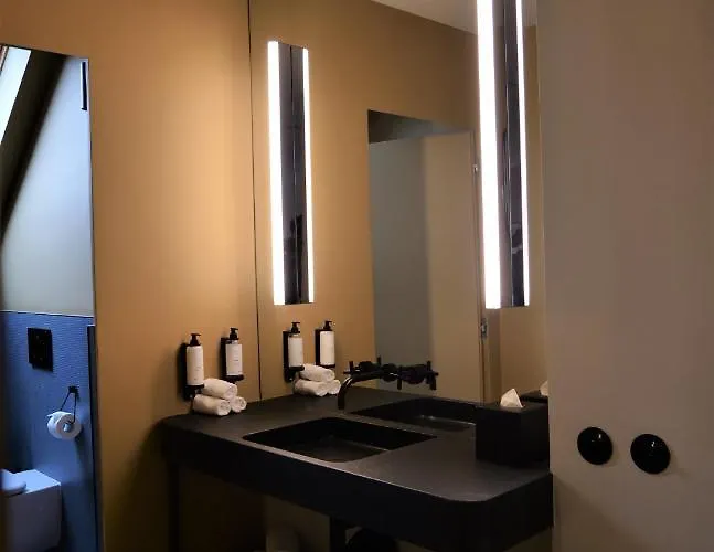 Отель National Des Arts Et Metiers Париж