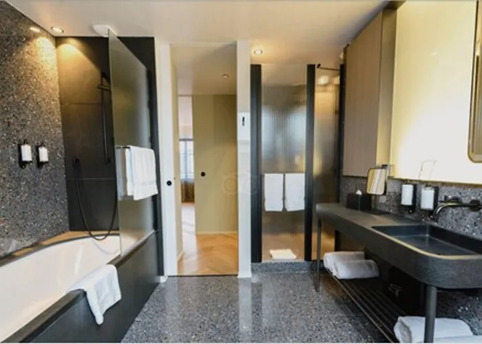 Отель National Des Arts Et Metiers