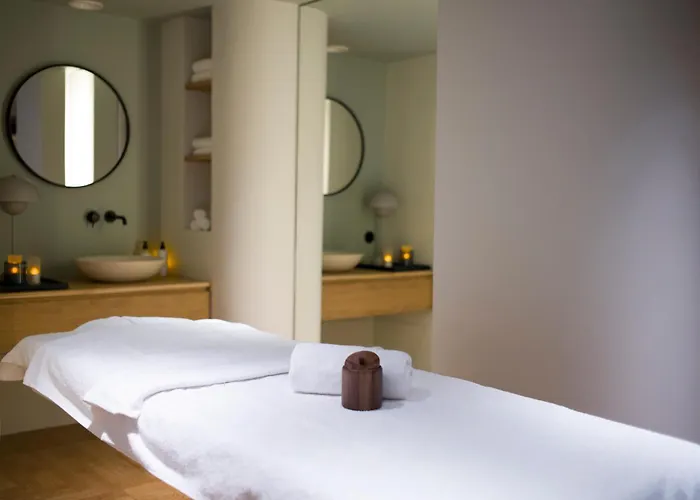 Отель National Des Arts Et Metiers Париж