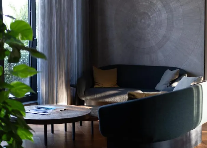 Отель National Des Arts Et Metiers 4*